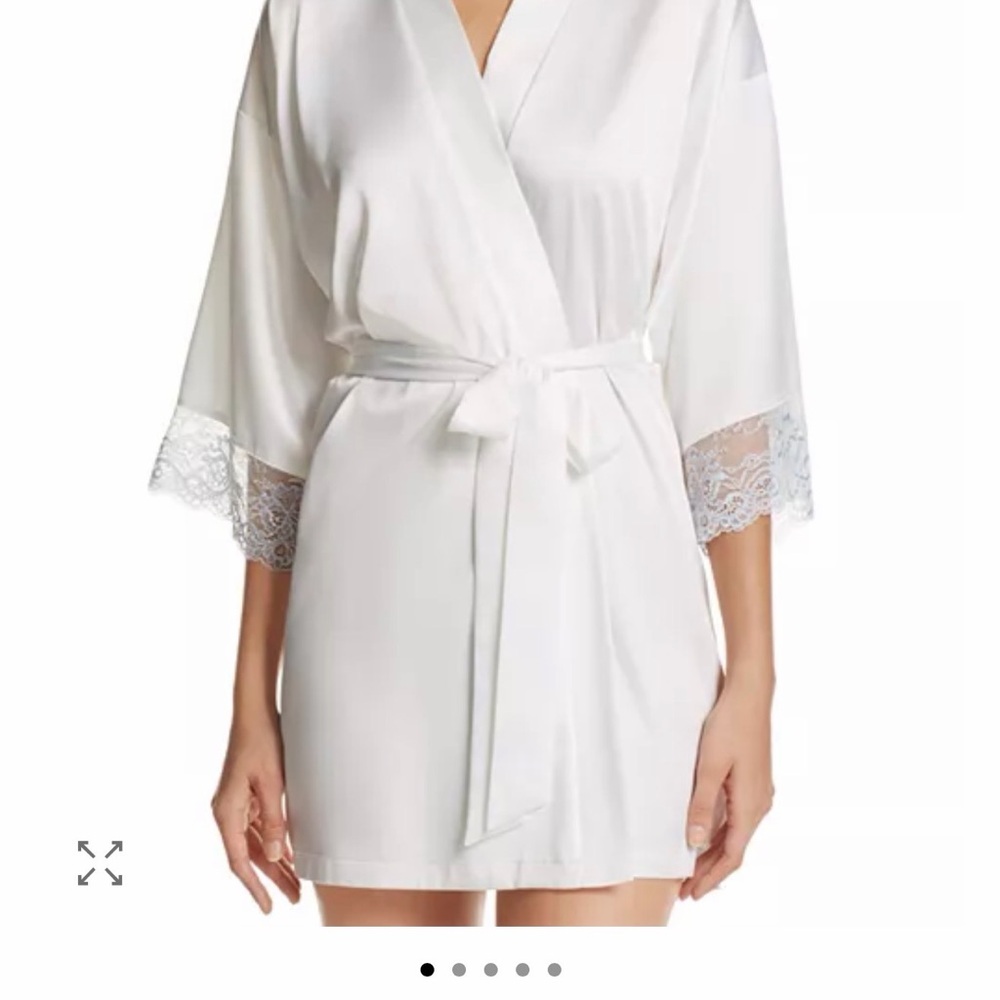 In Bloom by Jonquil
Embroidered Lace Trim Satin Wrap